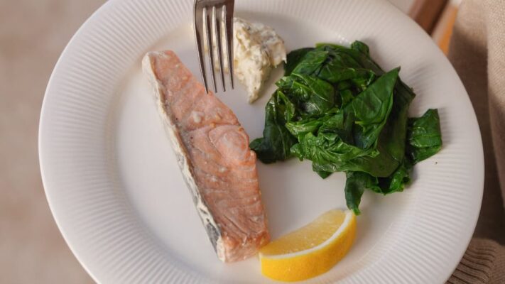 Alimentation et hormones féminines : le guide complet