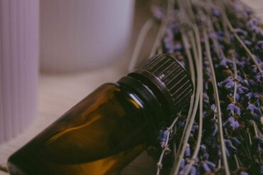 Huiles essentielles au féminin: guide complet et sécurisé